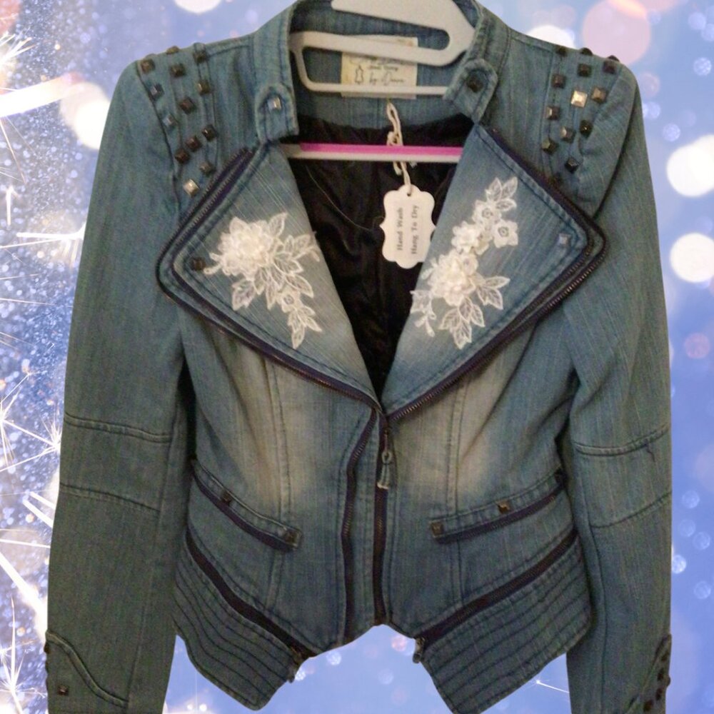 Denim Jacked lace and stud upscaling xs Armpit to armpit 17 inches. Length 23 in